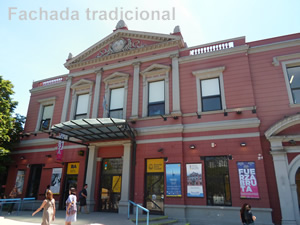 Centro Cultural Recoleta fachada original